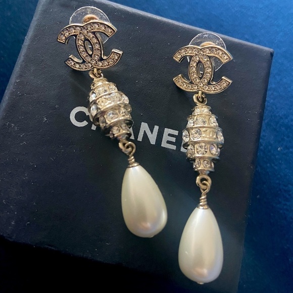 Chanel CC Pearls and Stones Earrings - Picture 2 of 8